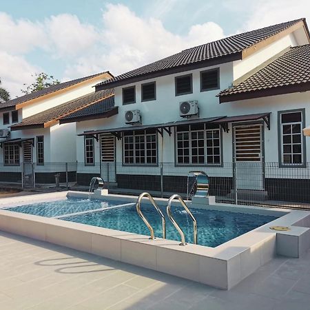 Nazza Homestay Besut With Pool Near Jetty To Perhentian Kampung Raja Εξωτερικό φωτογραφία
