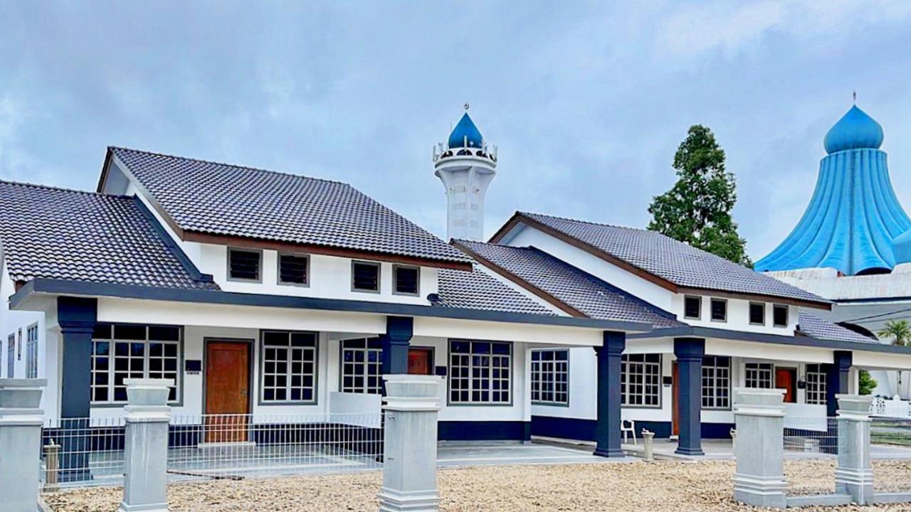 Nazza Homestay Besut With Swimming Pool Kampung Raja Εξωτερικό φωτογραφία
