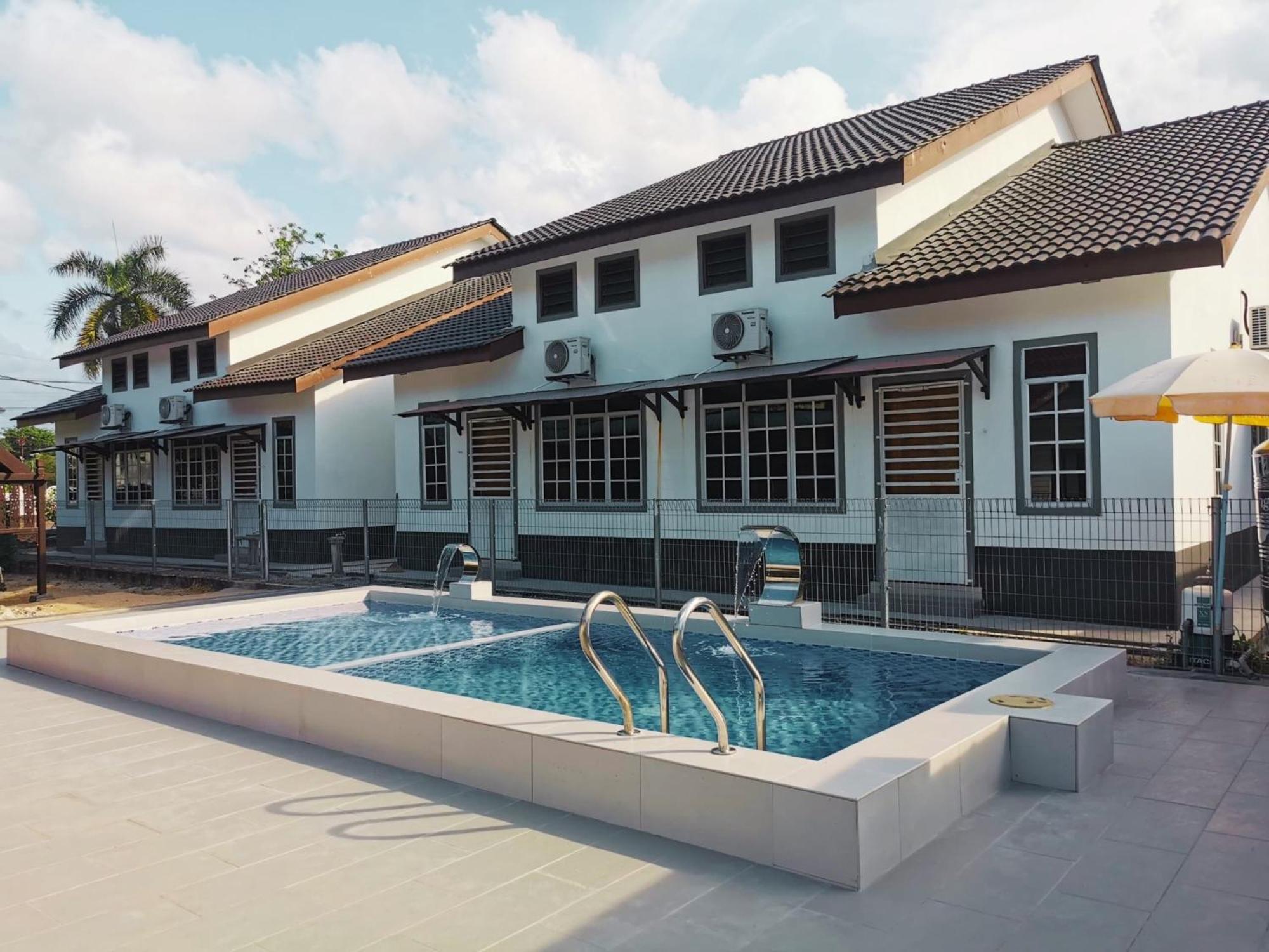 Nazza Homestay Besut With Pool Near Jetty To Perhentian Kampung Raja Εξωτερικό φωτογραφία